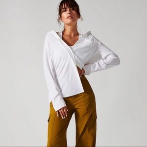 Athleta Urbanite shirt in white, size S